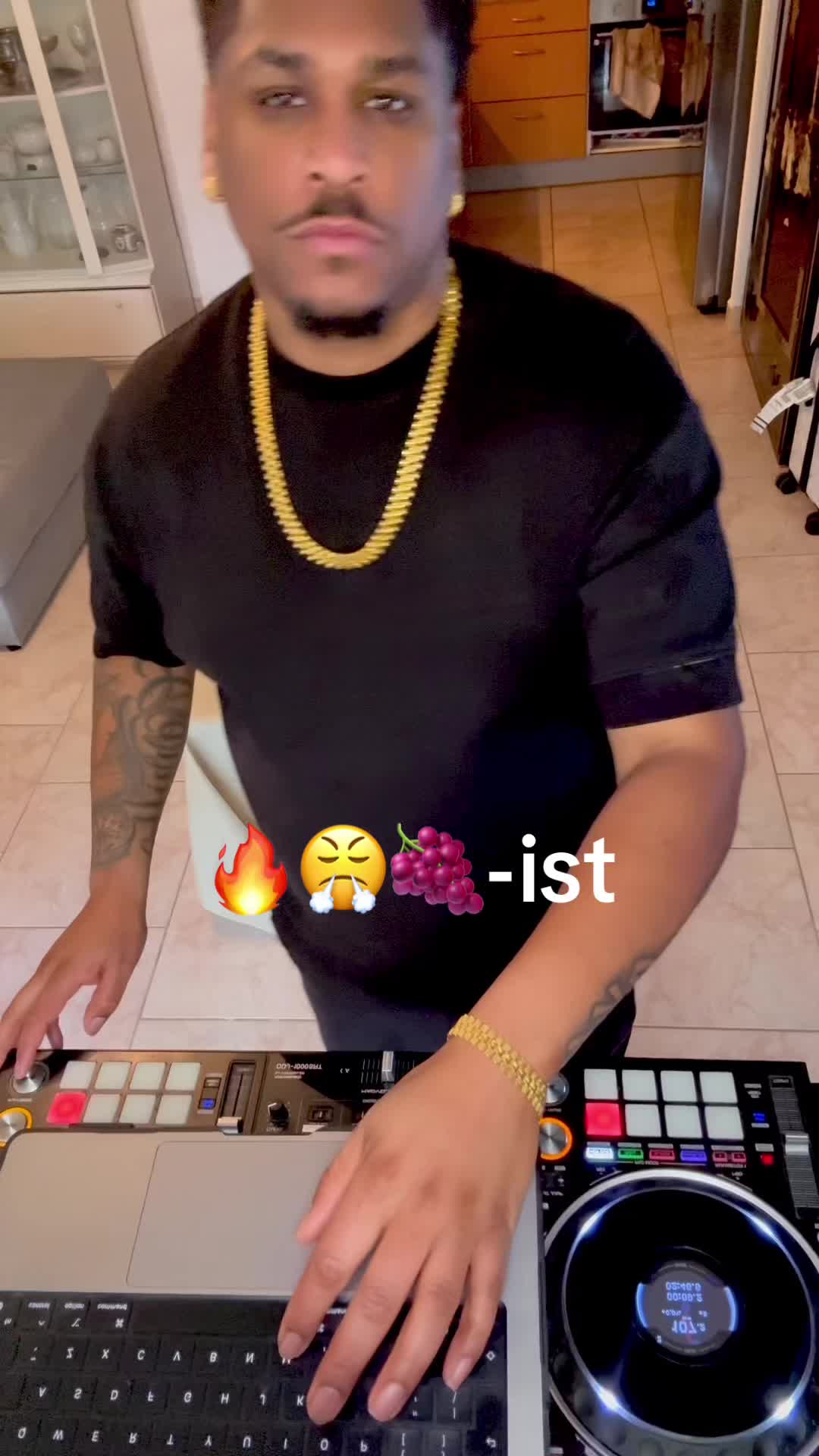 @DJ STEESKO