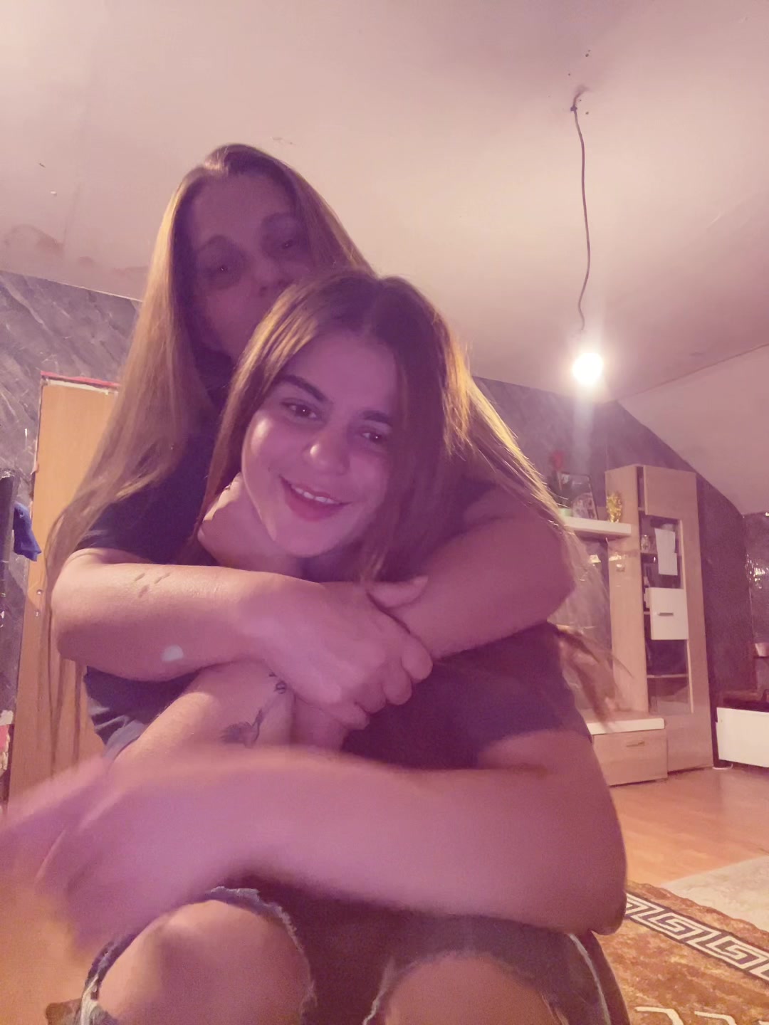 @Adelisa
