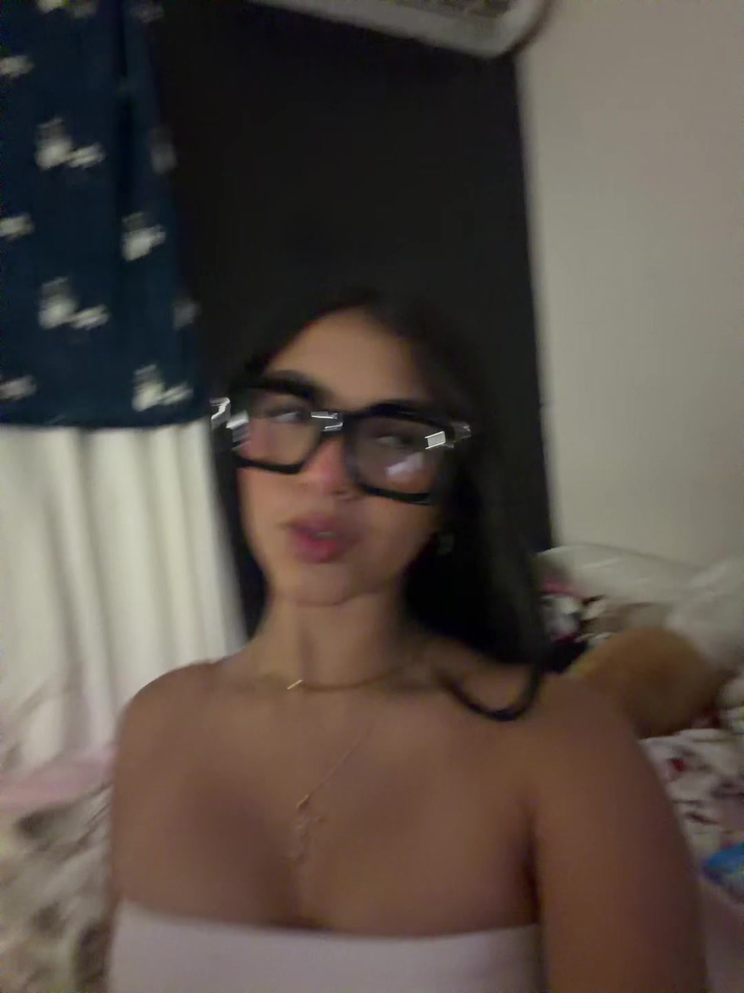 @vs