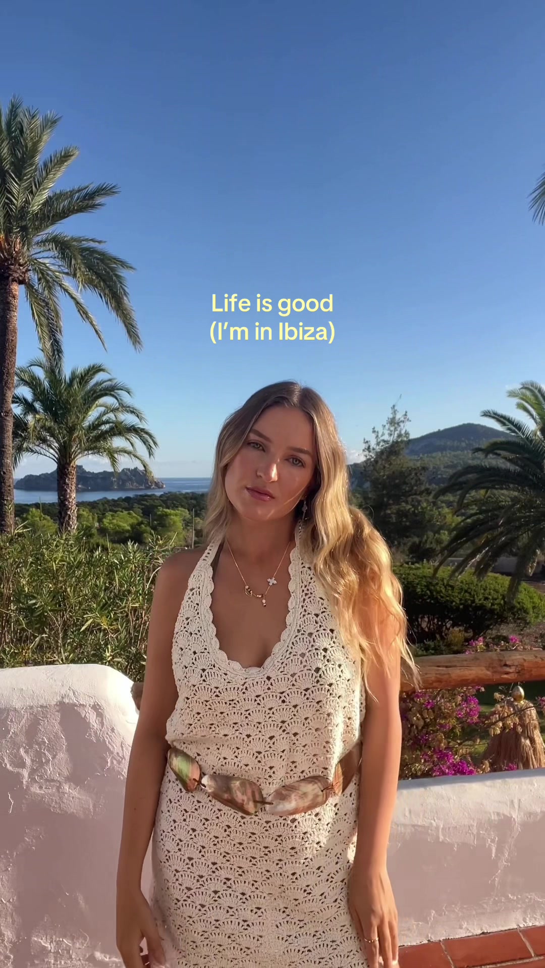 @Aimee Bell - Travel & Life