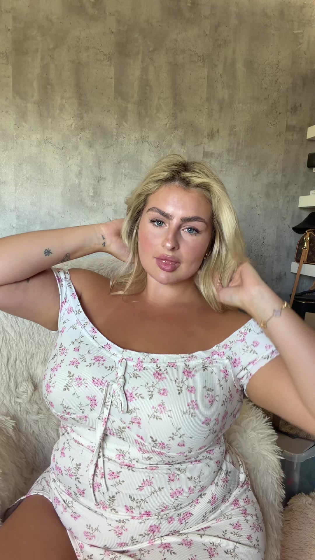 @curvymamilau
