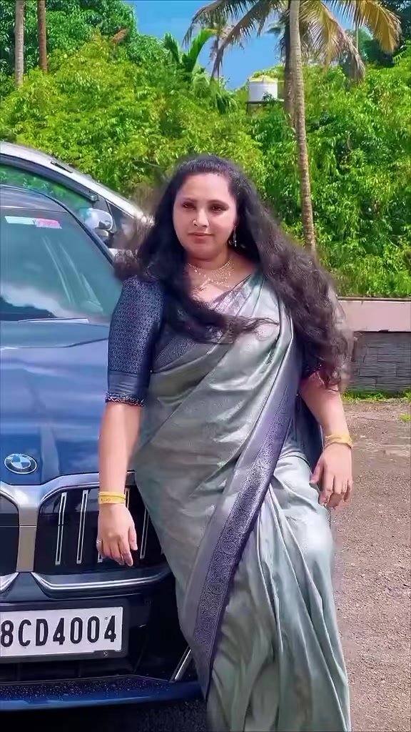 @)(সুমি চোীধুরী)(