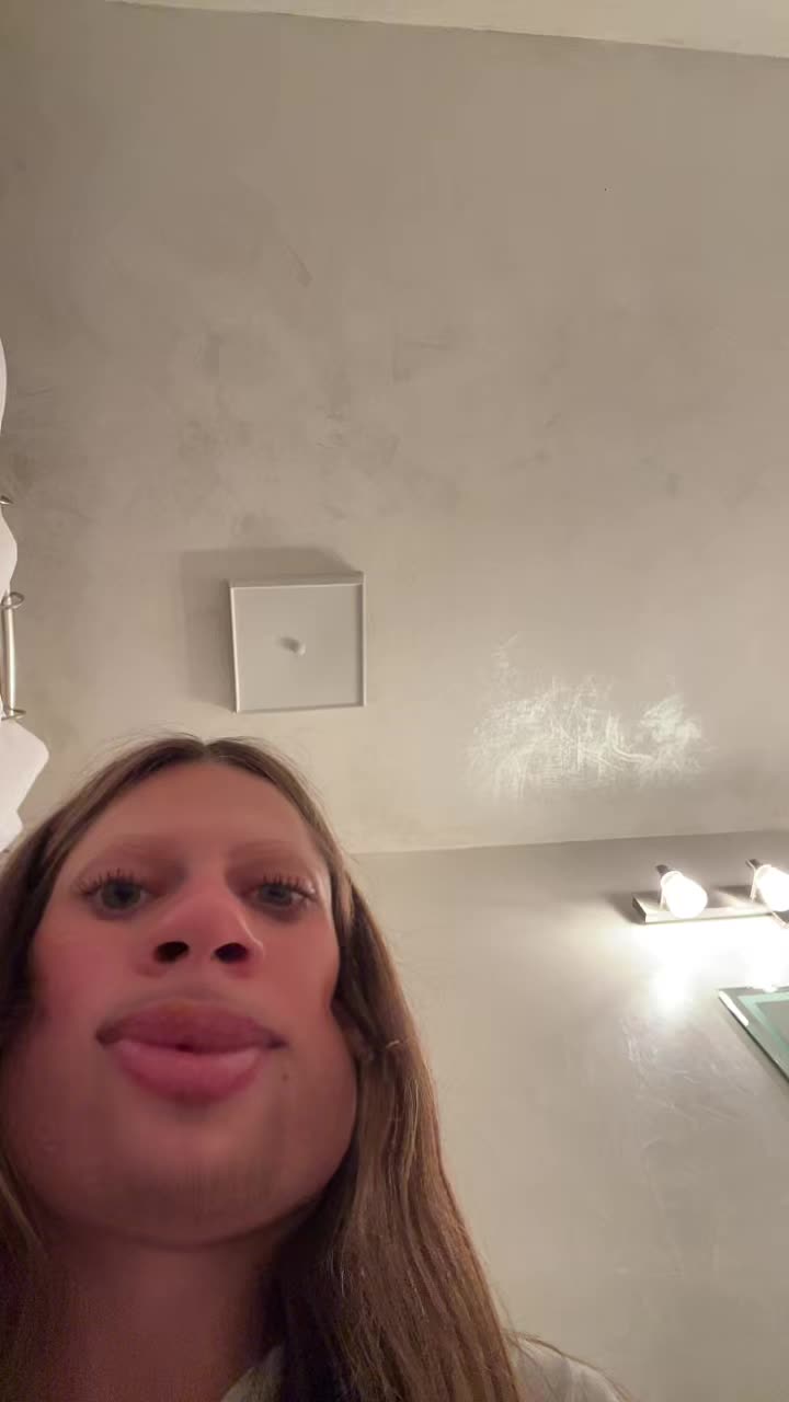 @👄