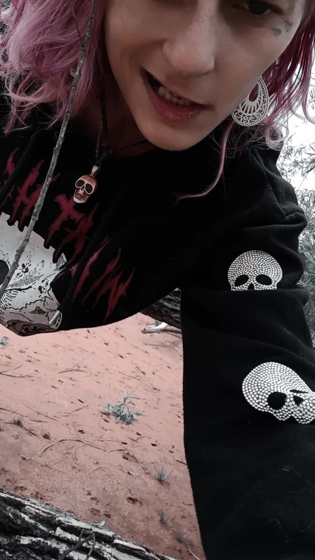 @hisqueen