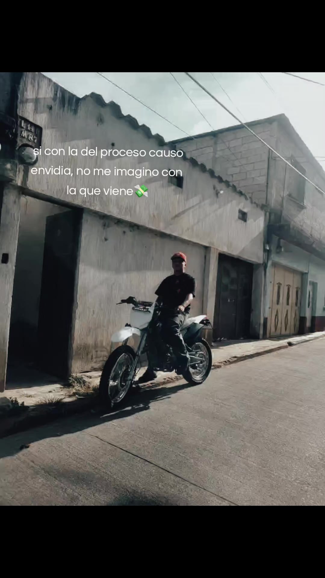 @2004👤