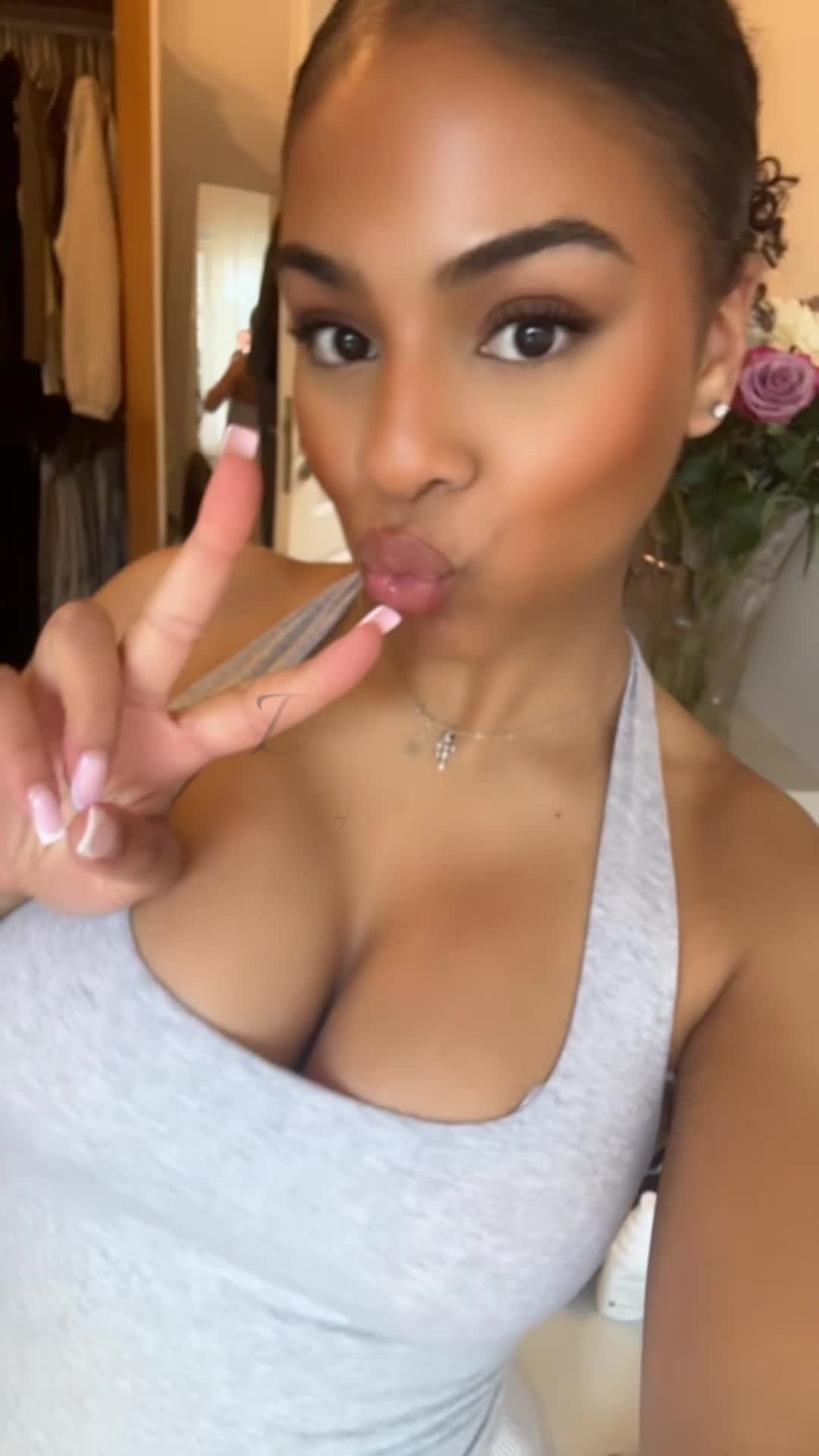 @Mia