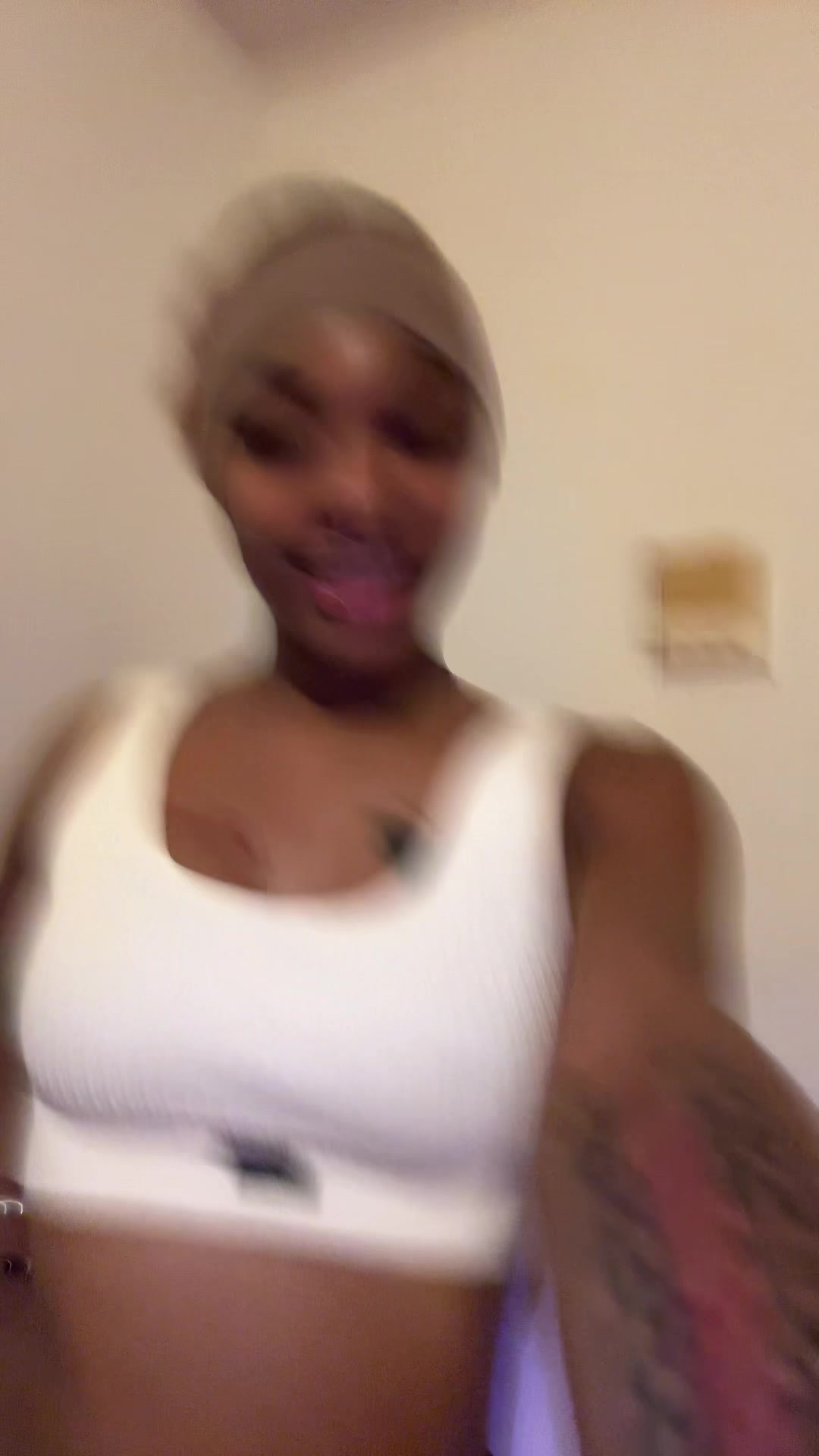 @yofavorite_LightBright🤍😫