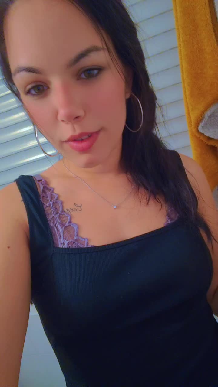 @Angelina_66