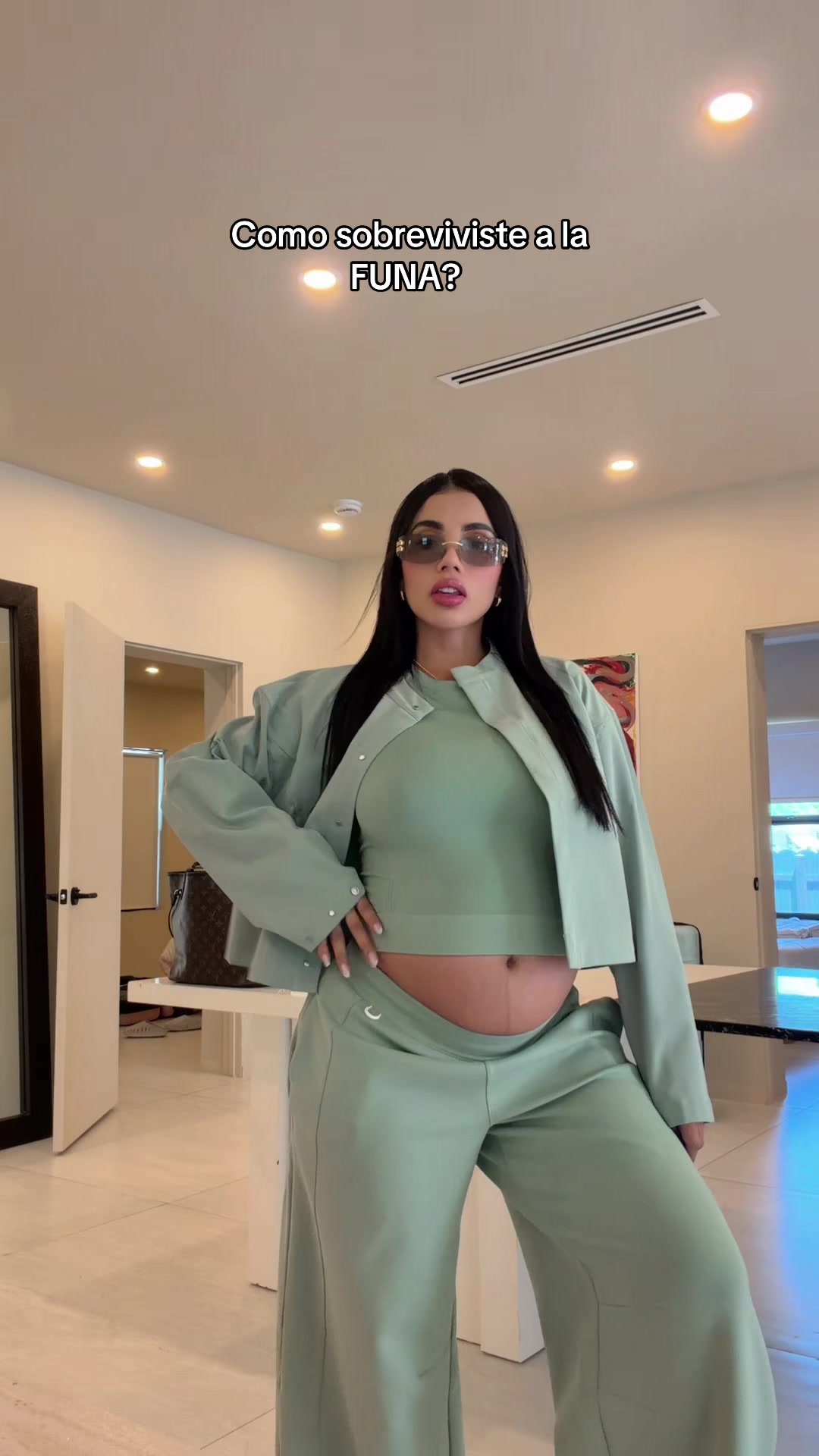 @Karina García