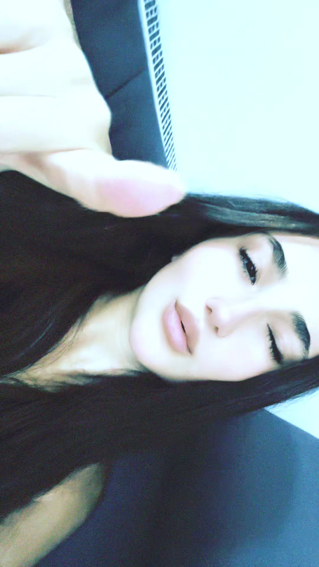 @ishowvanesska