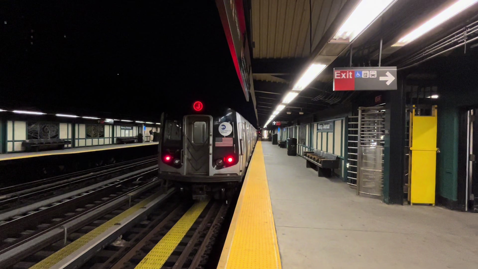 @R32 (J) train official
