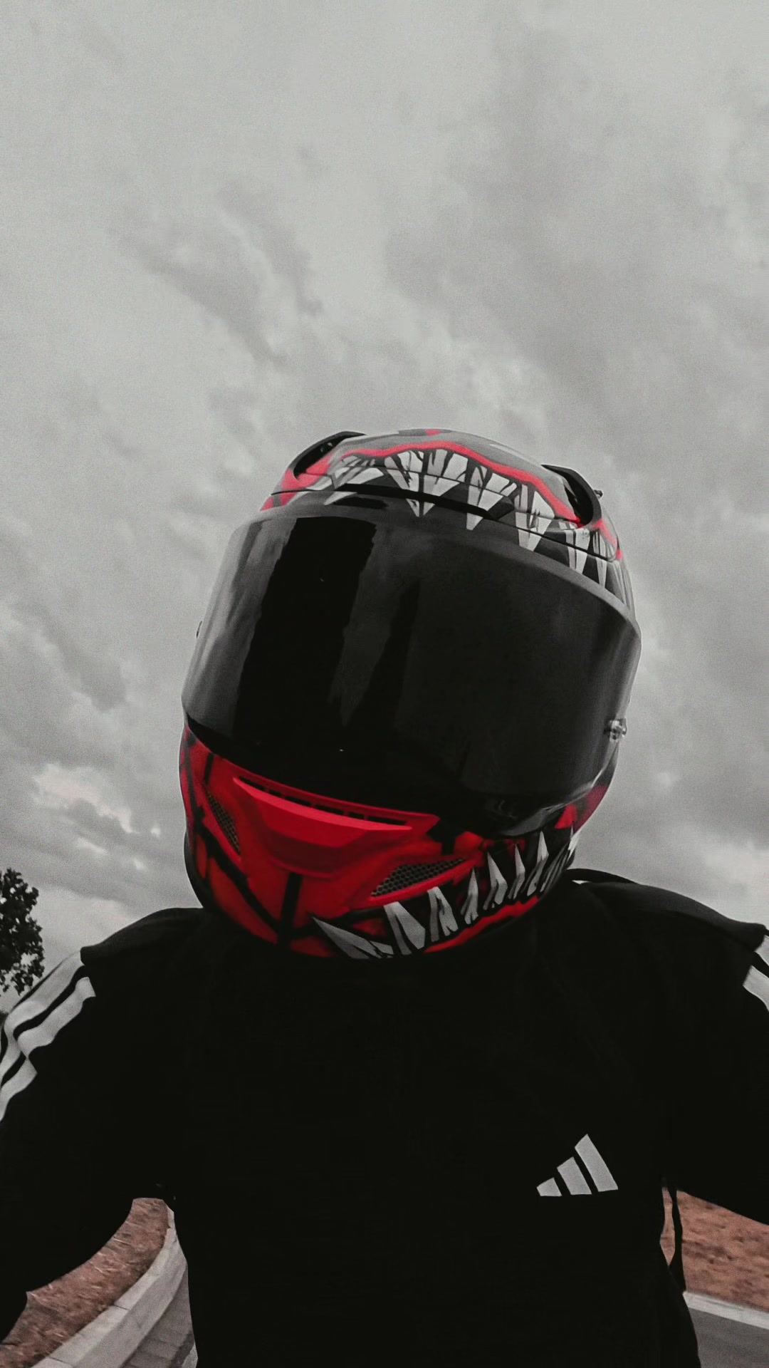 @🏔️🤍🏍️🤳