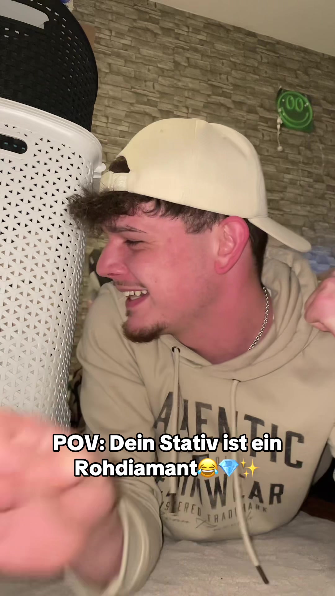 @Justin_smily
