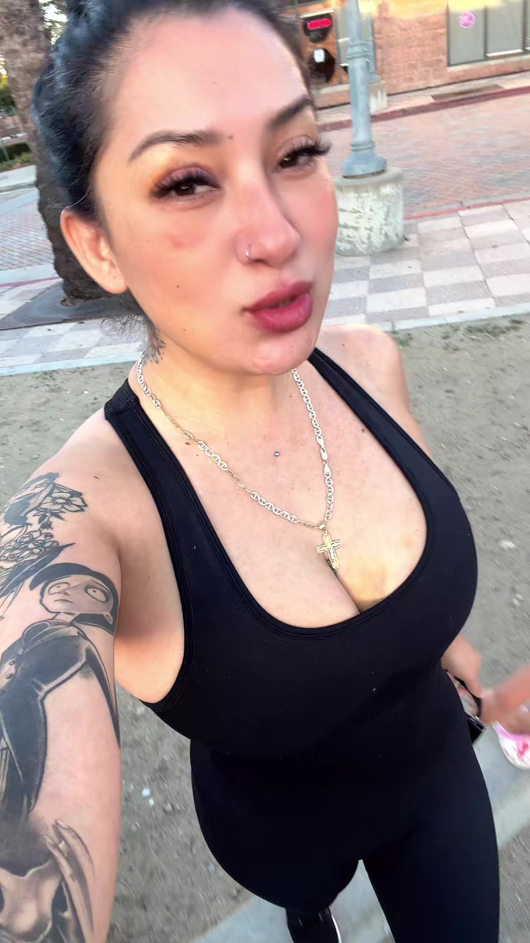 @Sandra 🖤🖤🖤