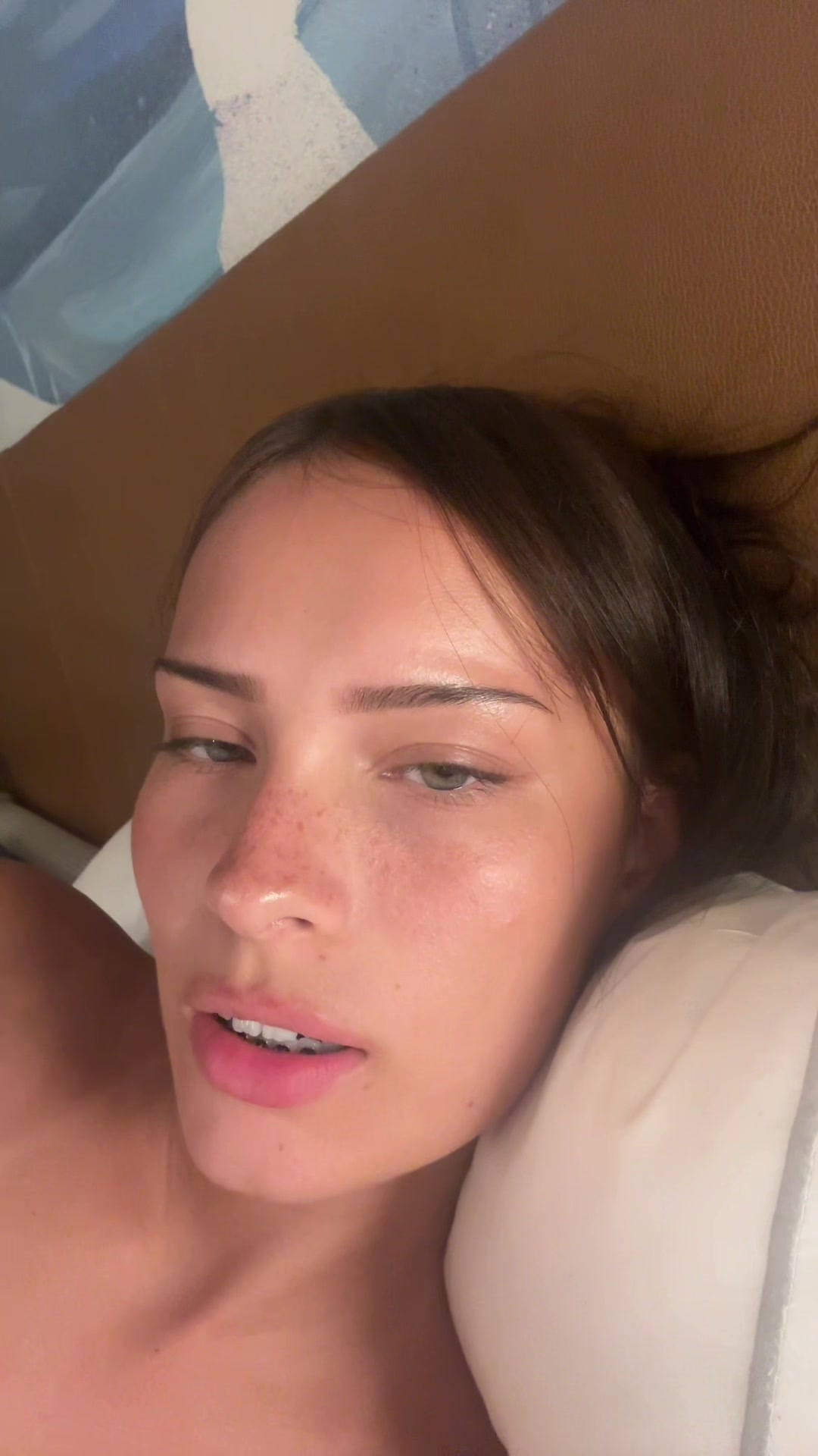 @:3