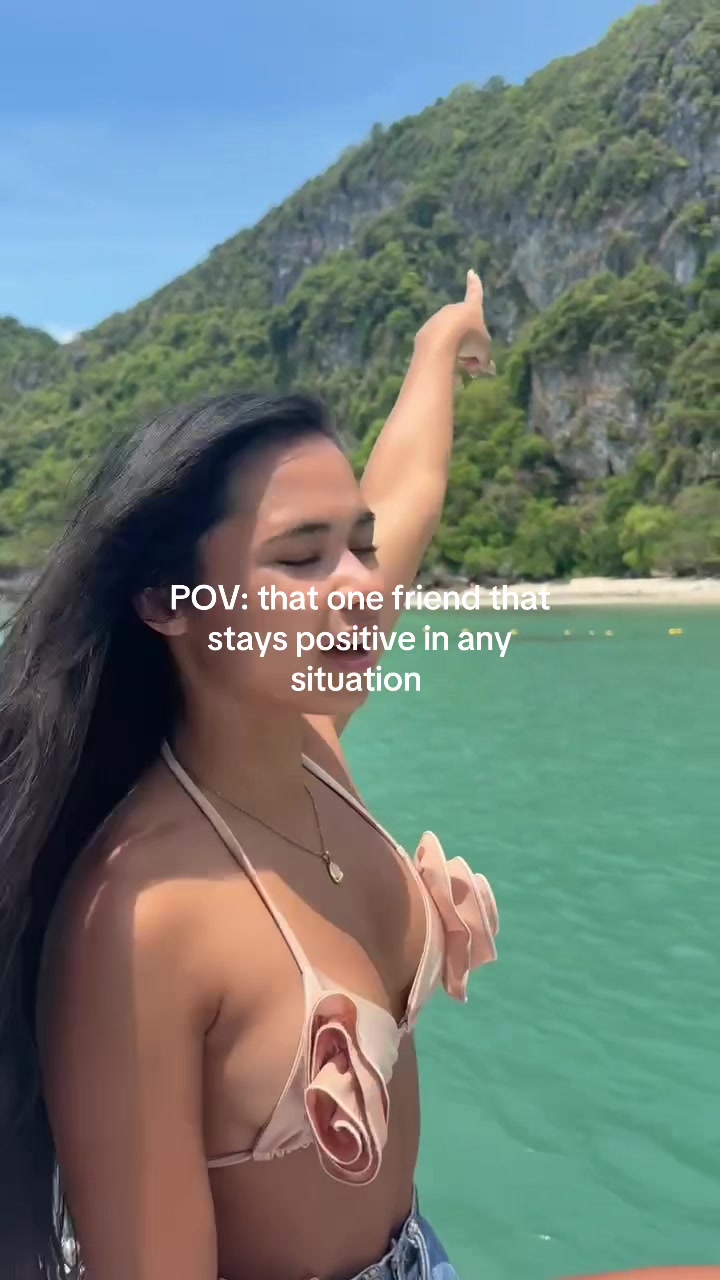 @larafromthailand