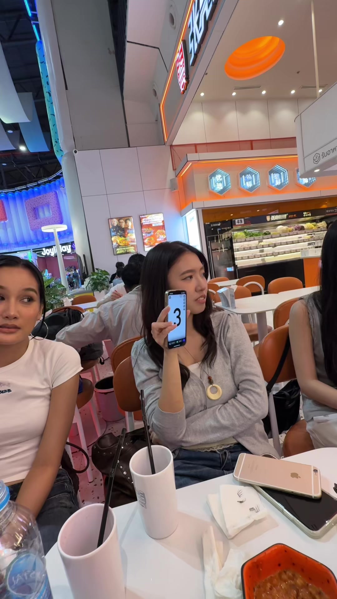 @ยุทธหัตถี Barbies & Kens