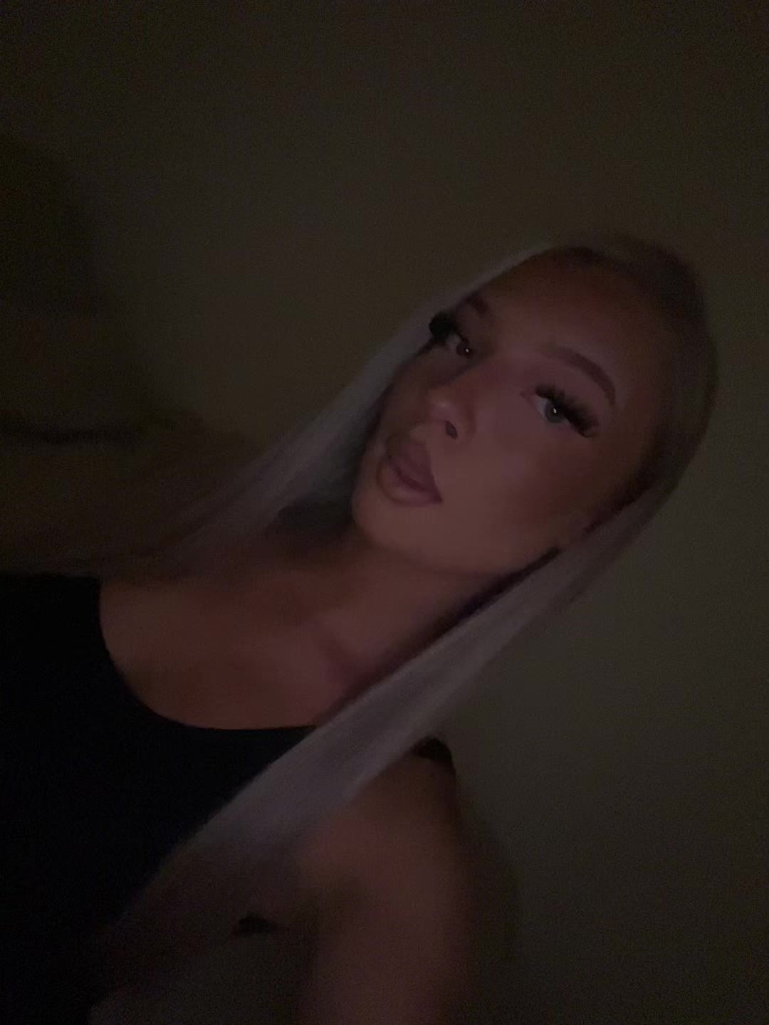 @Laly