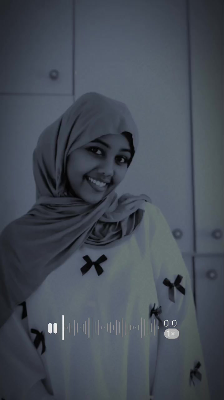 @Ashitii 🦋.....👆🧕🍫👑
