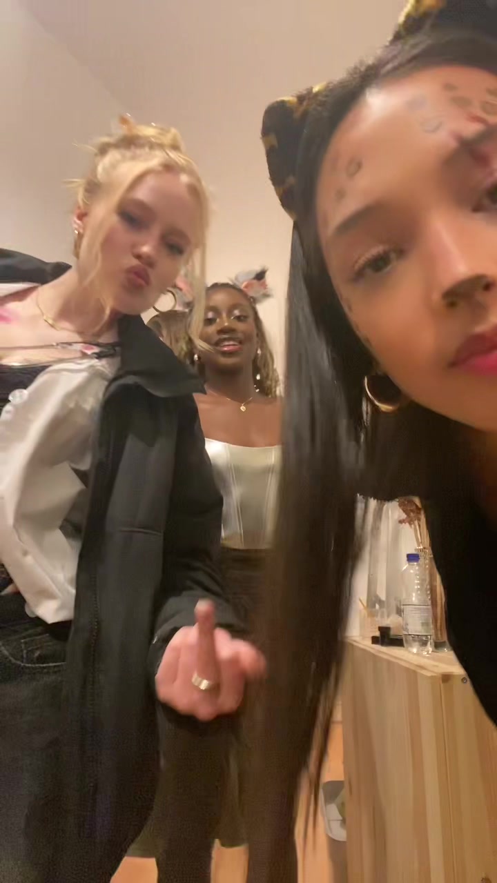 @&Uuml;rsilla