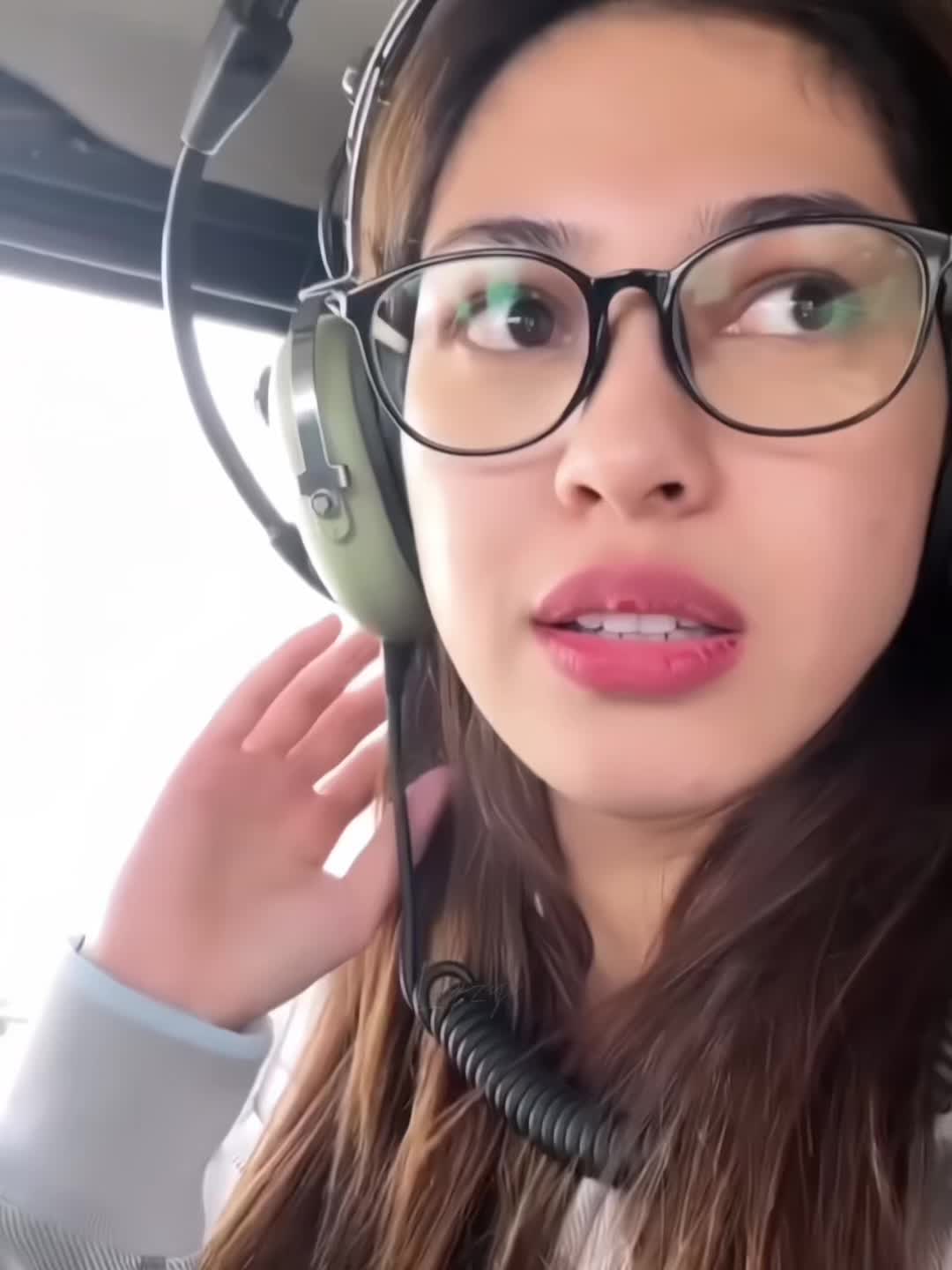 @⚚