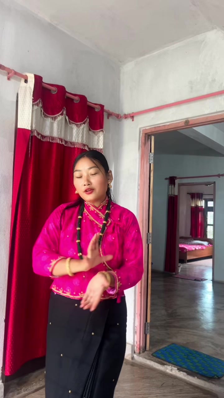 @Fareesha gurung🥂