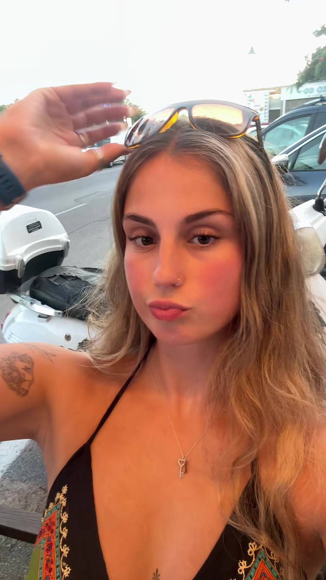 @izzylewis