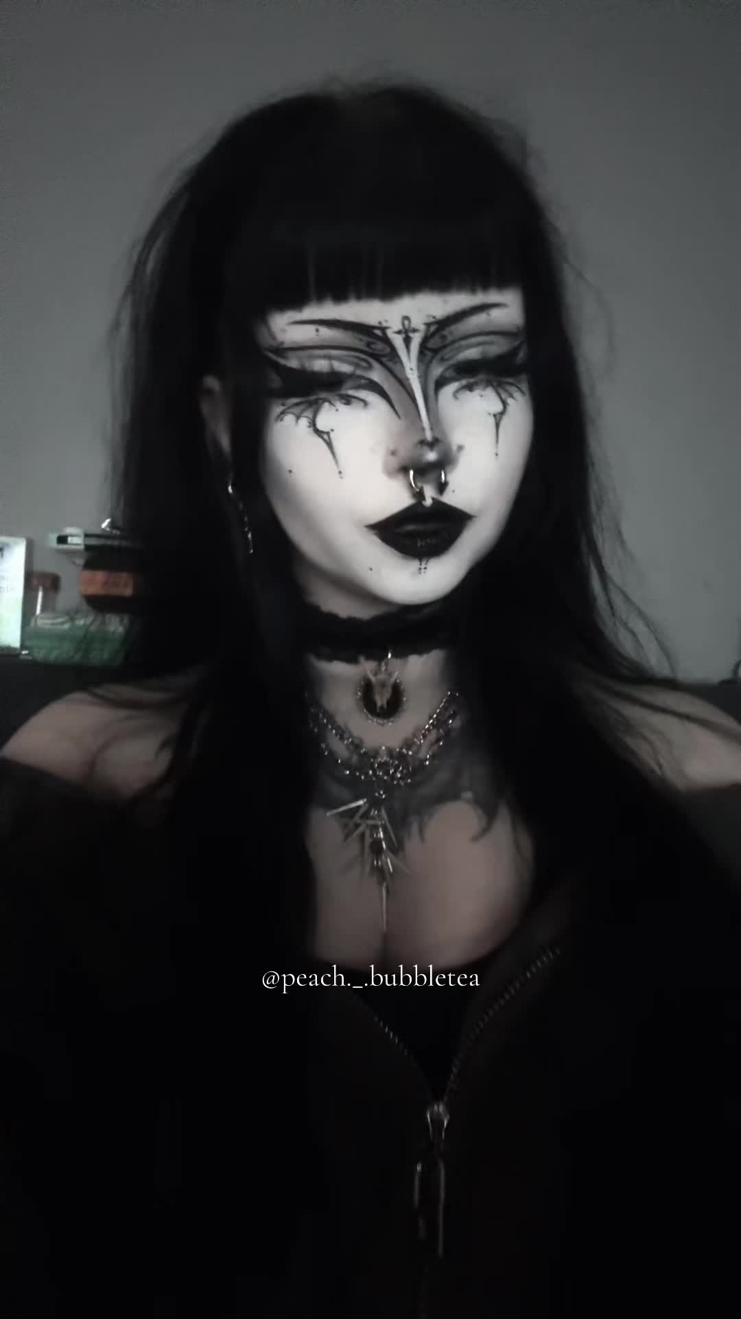 @Julie🕷️