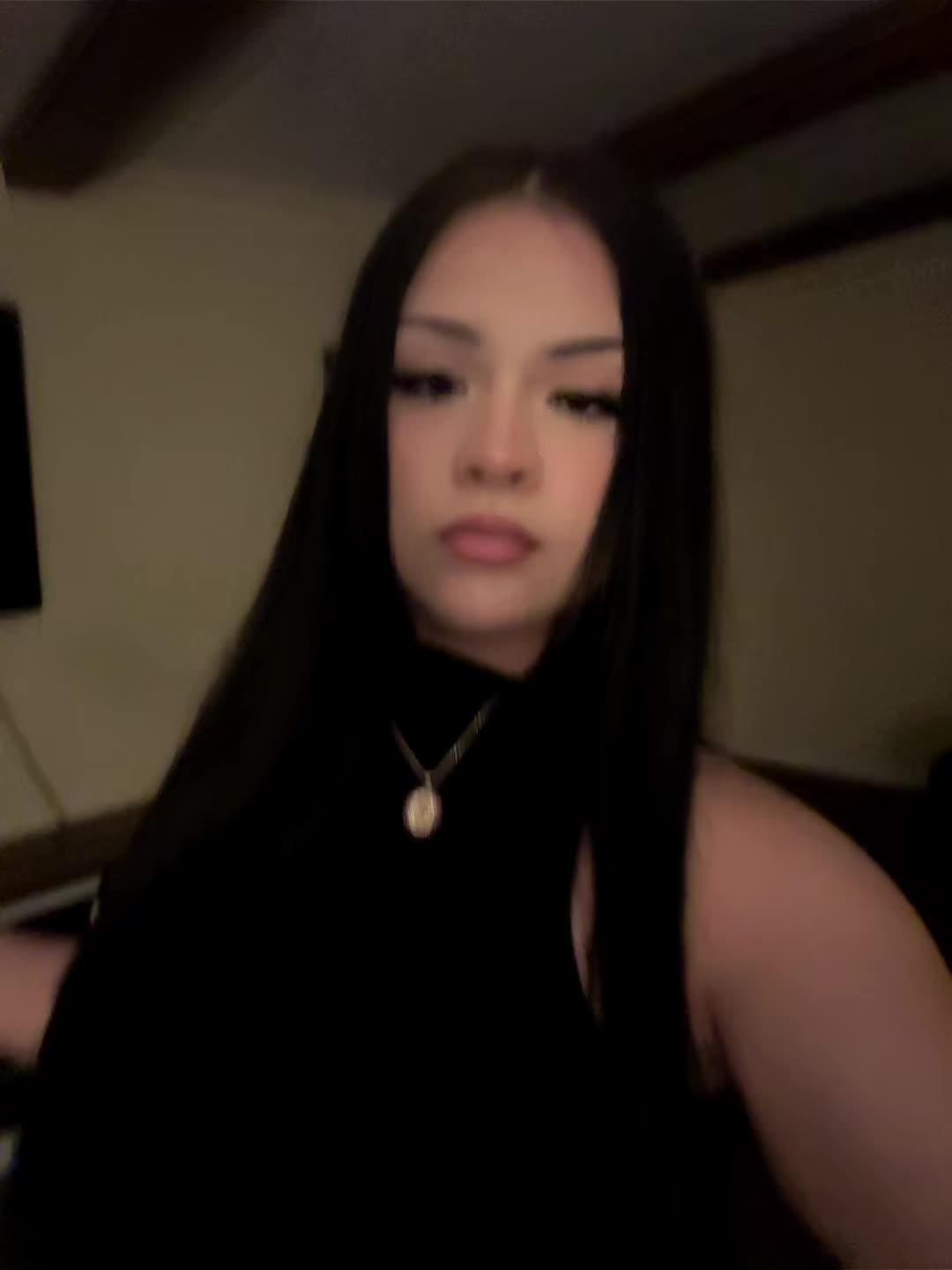 @yæ