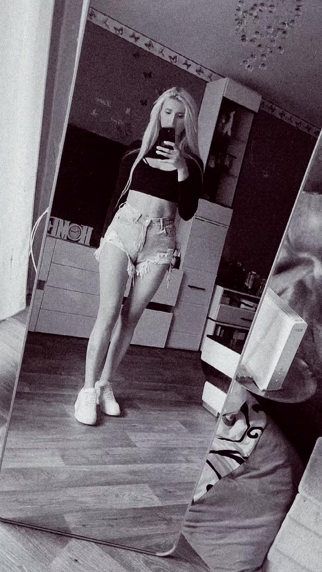 @♋️𝓒𝓱𝓮𝓻𝓻𝔂 ♡