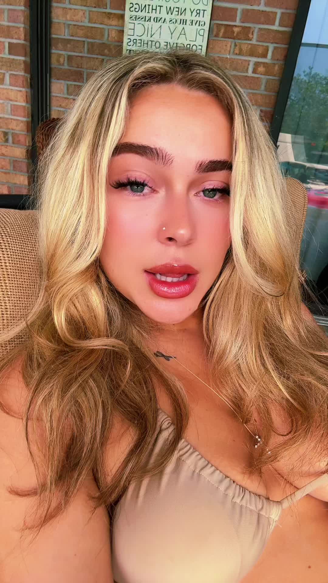 @momo