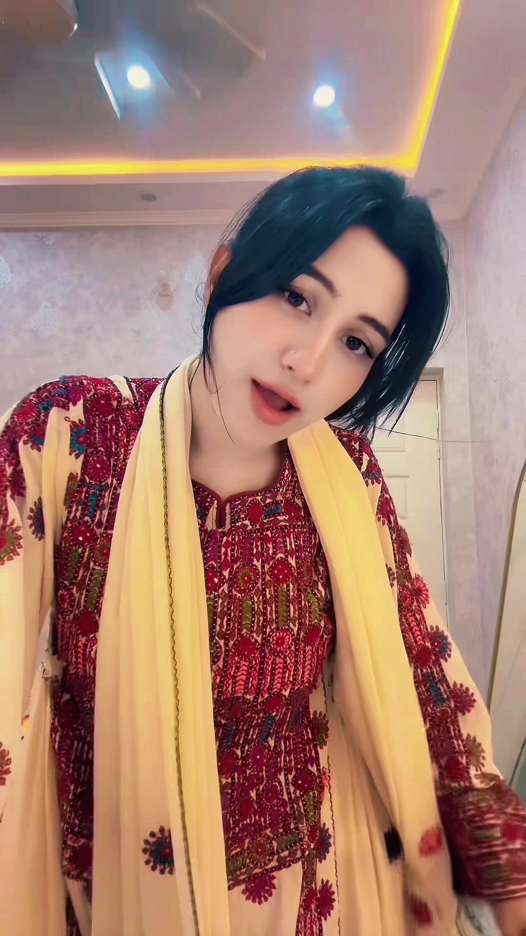 @🧚&zwj;♀️AMBAR KHAN🍯🐝