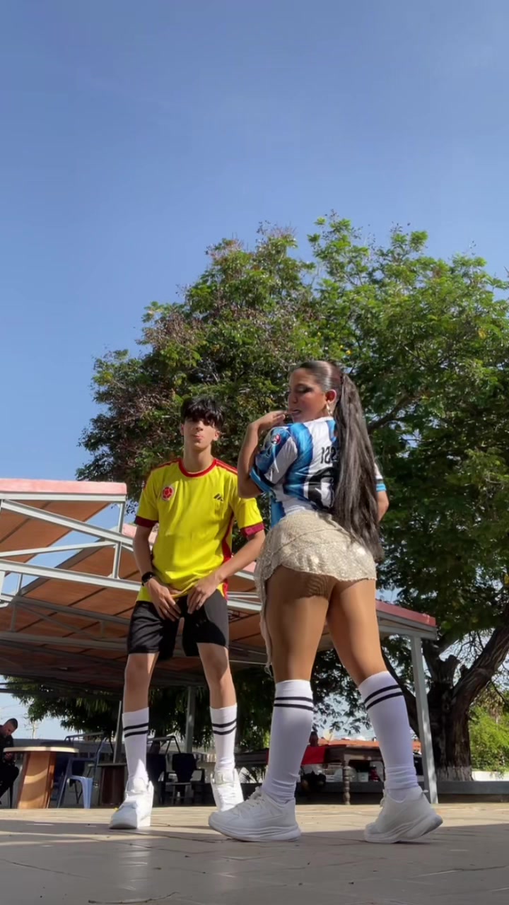 @jeanssups1
