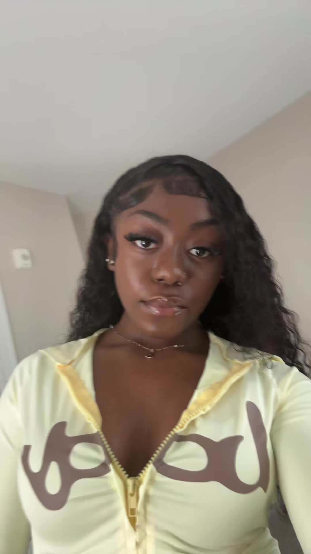 @nikiatkll 👈🏾