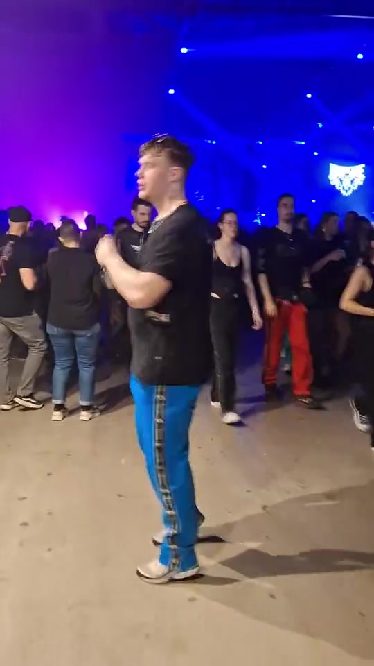 @Dien antwerpse gabber 🦘🚀
