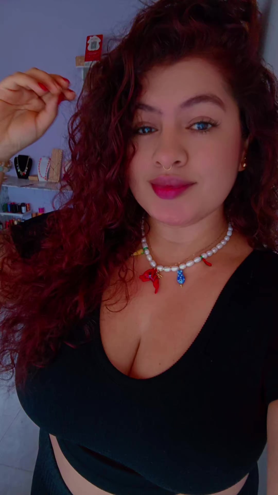 @Anyi Chaves 💜💄💋🇨🇴