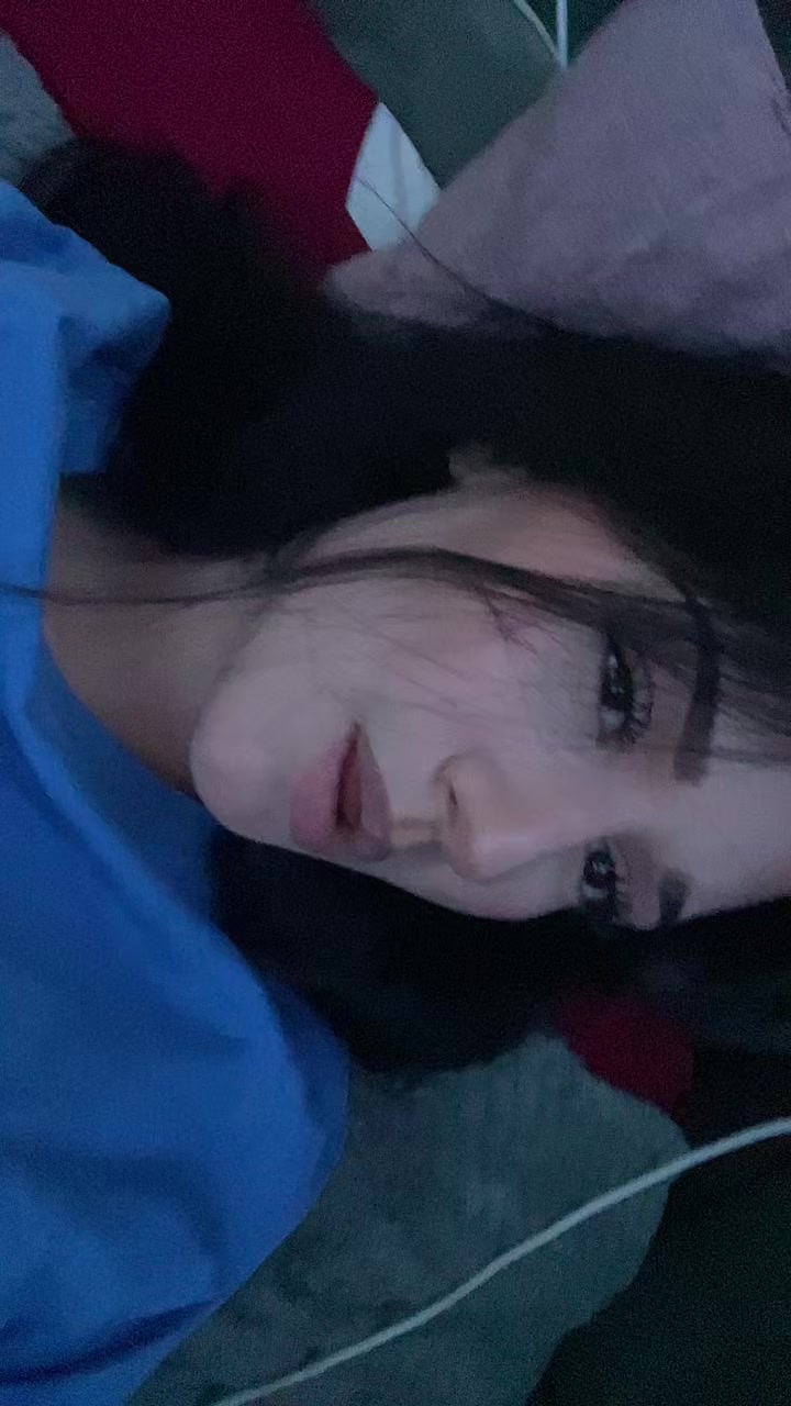 @брюнетка