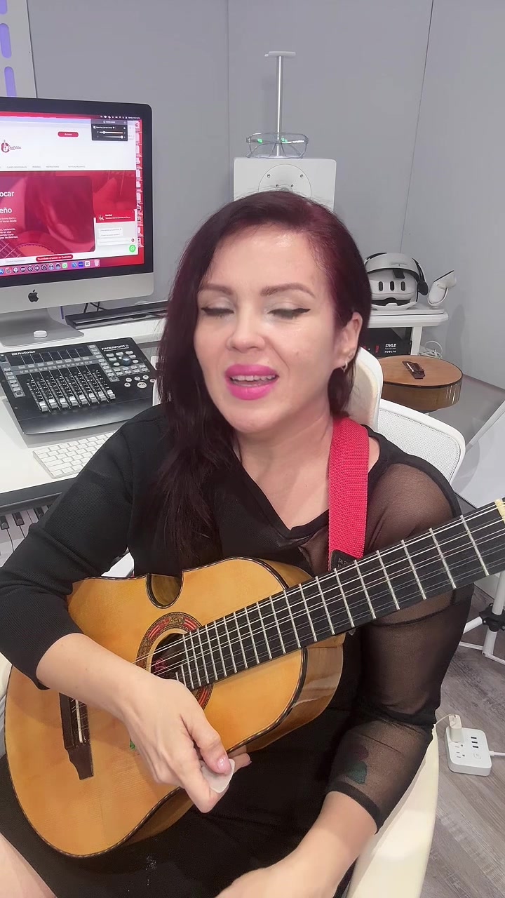 @lacuatrista