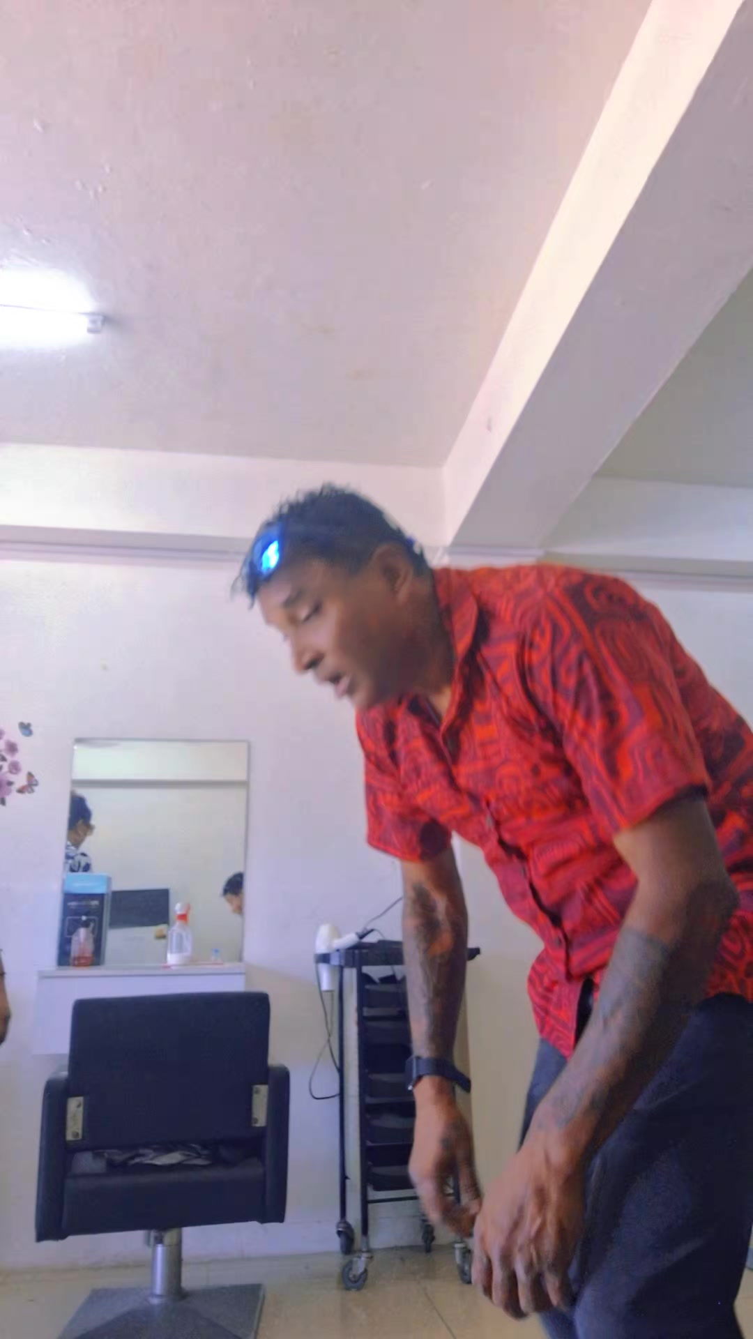 @signature move uncle