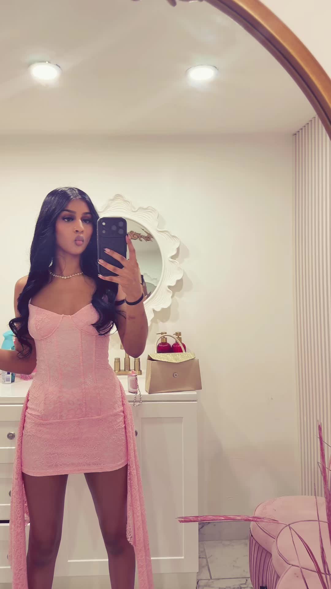 @5starr.ivana