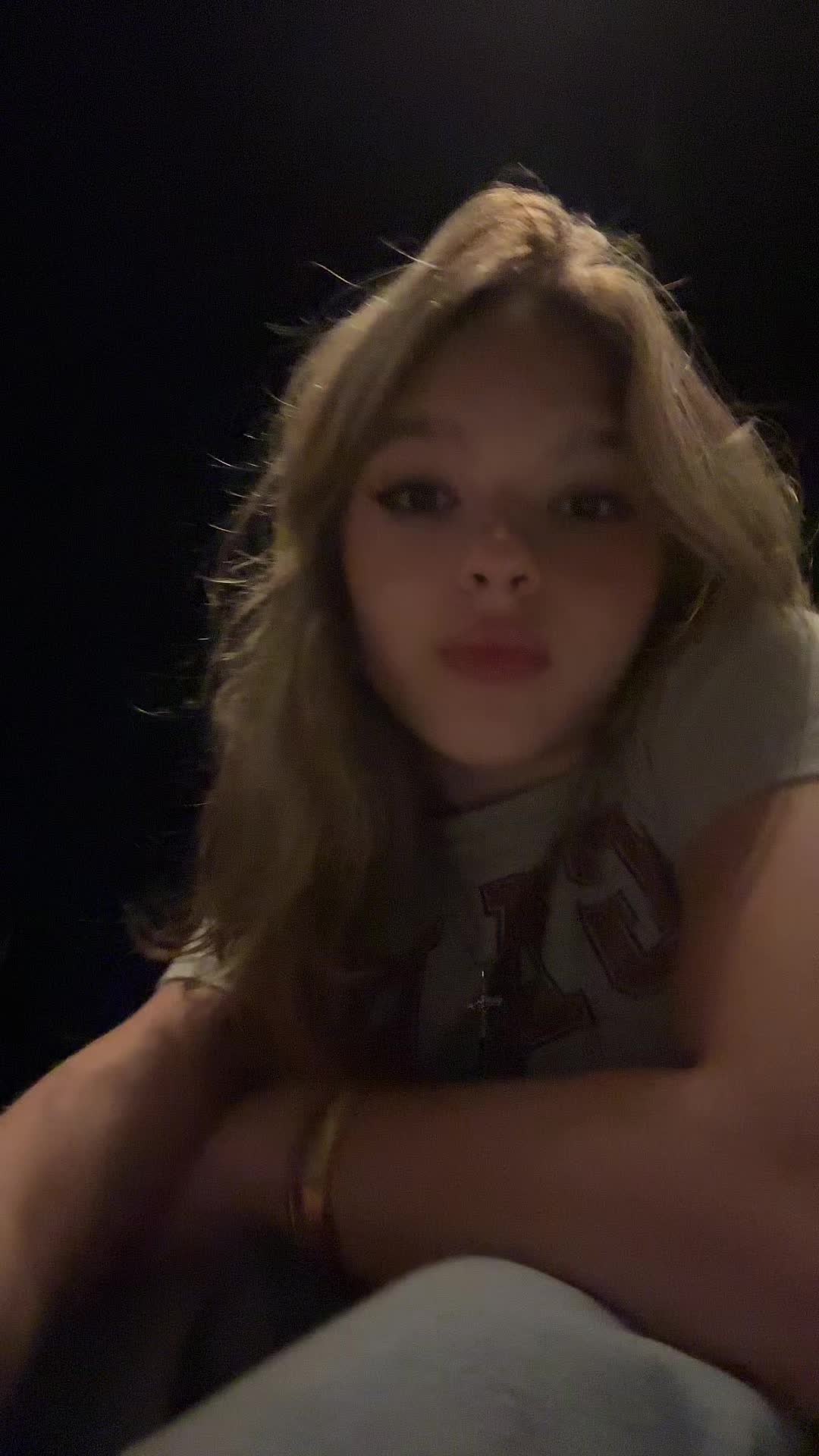 @😻