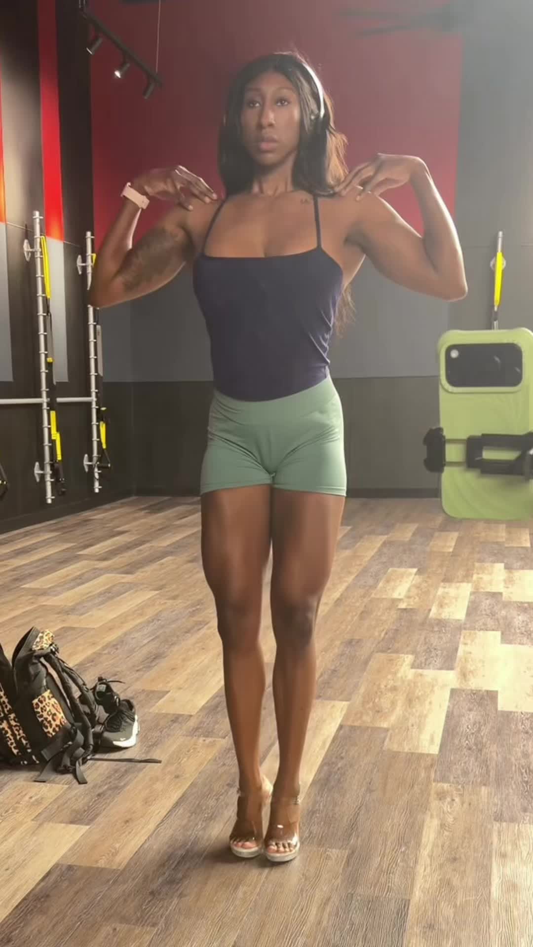 @Muscle Mommy
