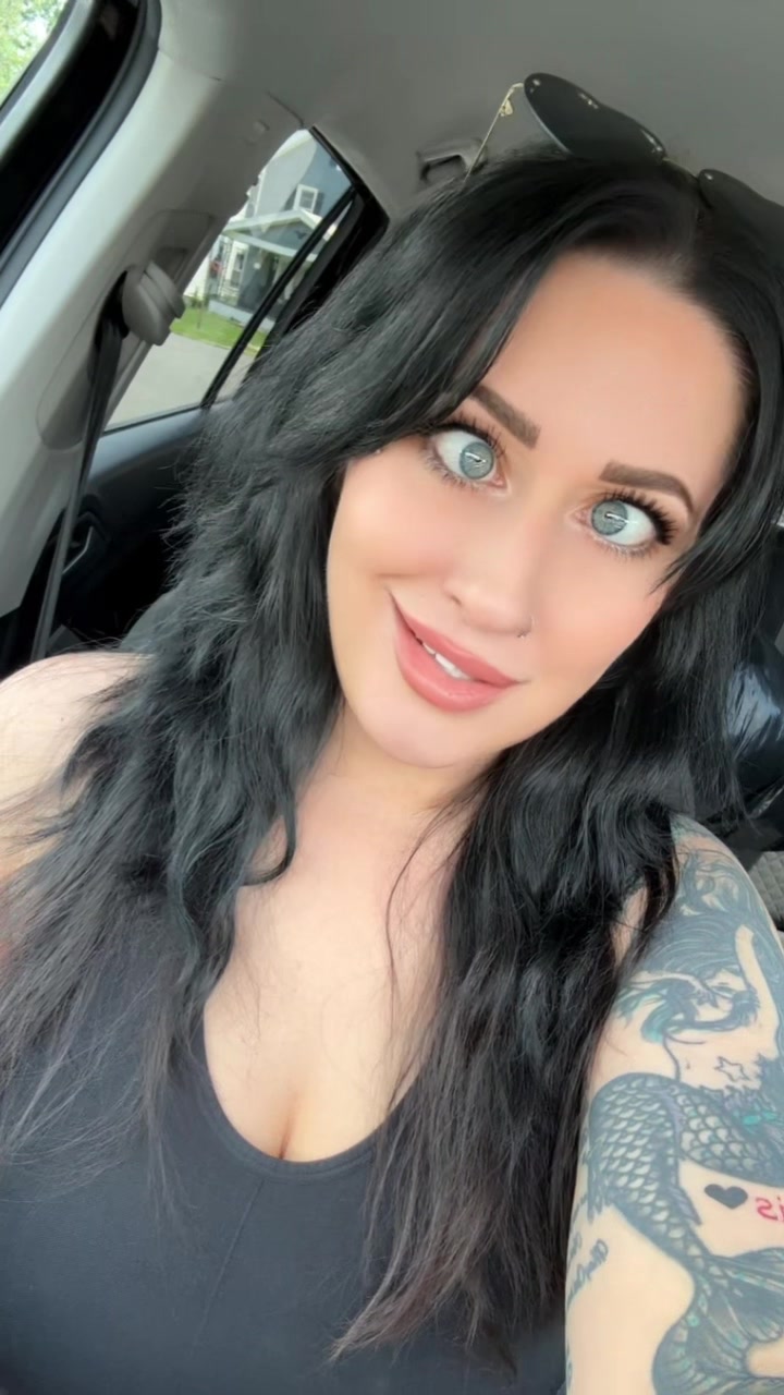 @Valentina Marie