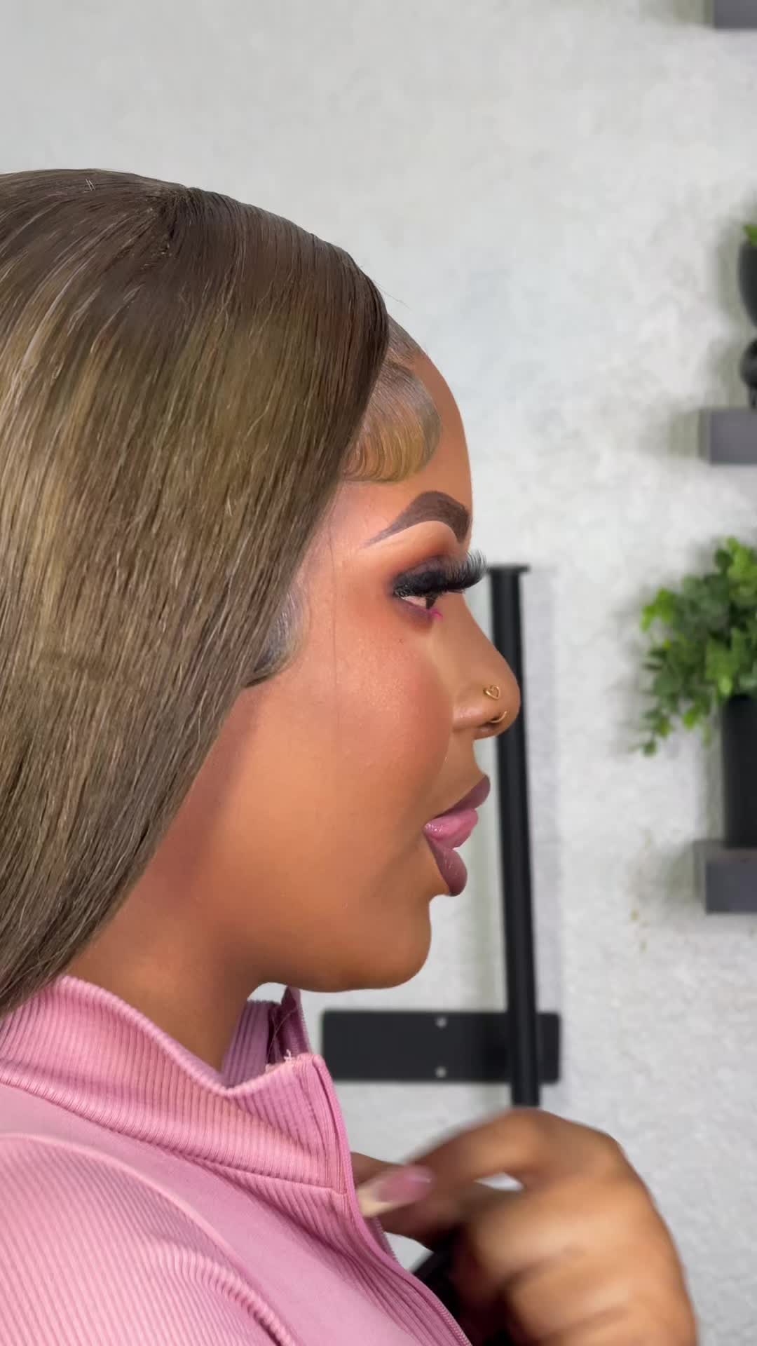 @Makeupbymomo_mua