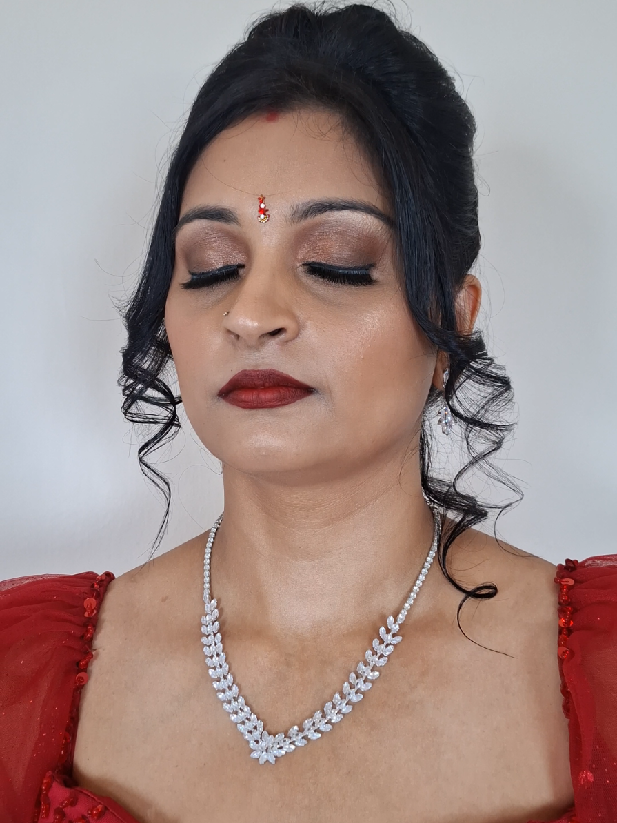 @Oveshni.M Makeup Artist