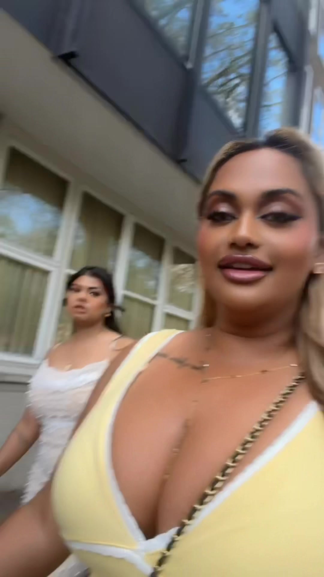 @👸🏽