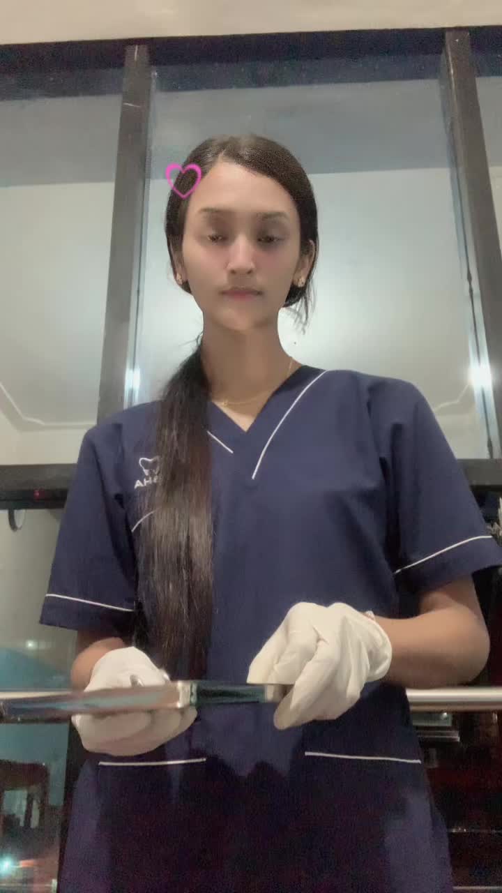 @ᥫ᭡ निशा 🦷👩⚕️