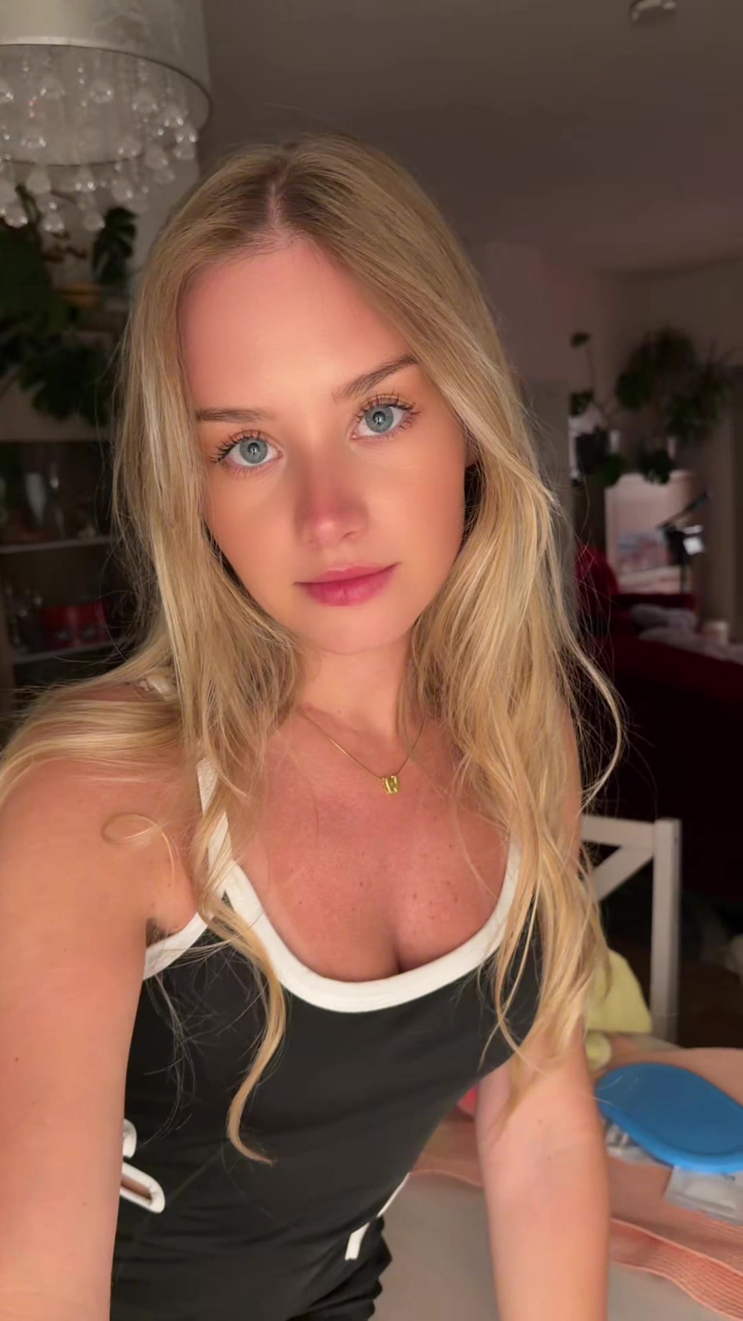 @Victoria1996