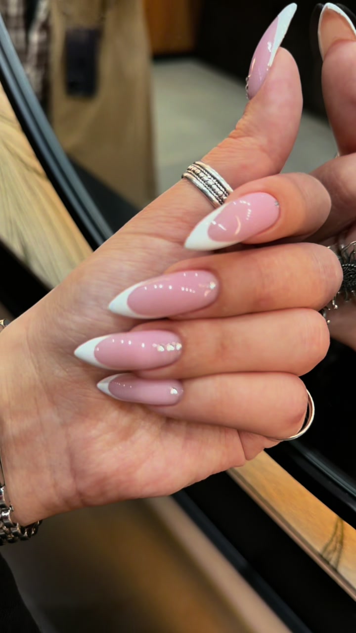 @𝔼&bull;𝕂&bull; Nail Master