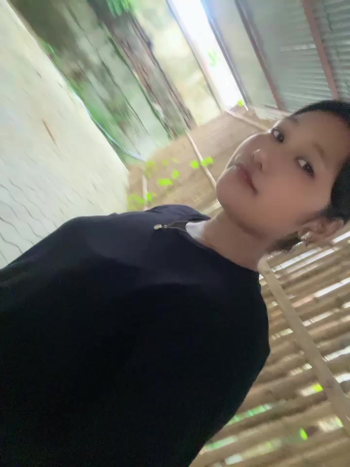 @Ãttítûdë qùêēñ 👑 (Ñîtī 😘❣️)